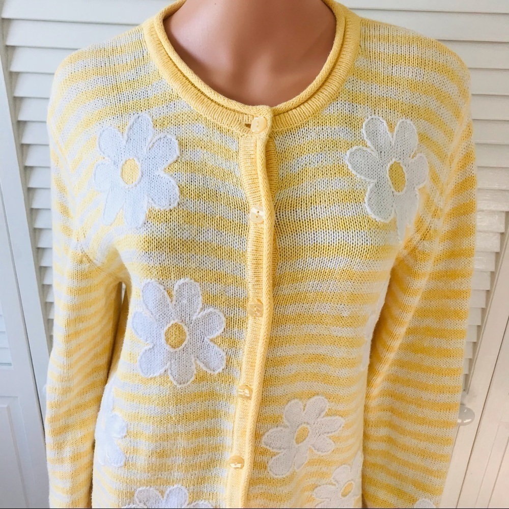 Price is firm CHRISTOPHER & BANKS Hand Embroidered Cardigan Size Large - Picture 2 of 8